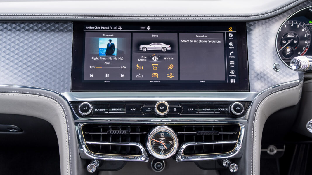 Bentley Flying Spur Hybrid screen