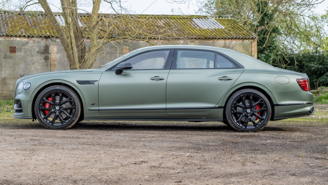 Bentley Flying Spur Hybrid side