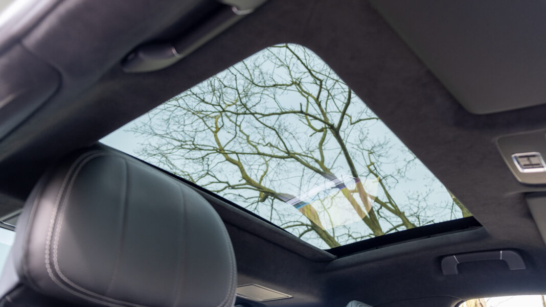 Bentley Flying Spur Hybrid sunroof light