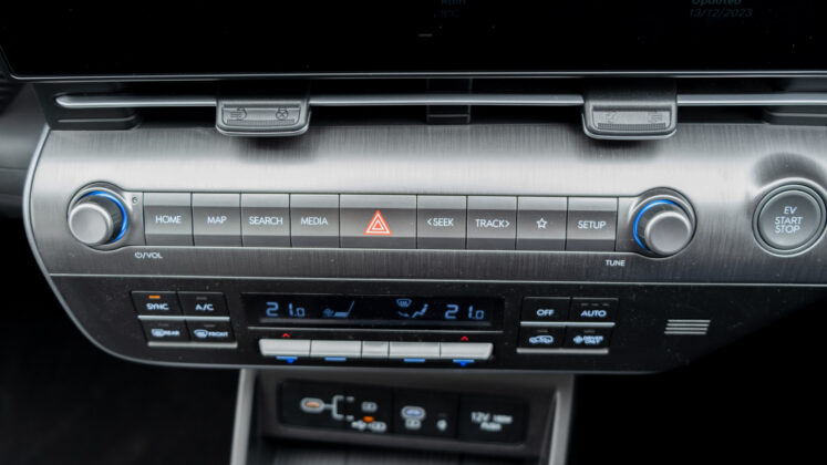 Hyundai Kona dashboard buttons