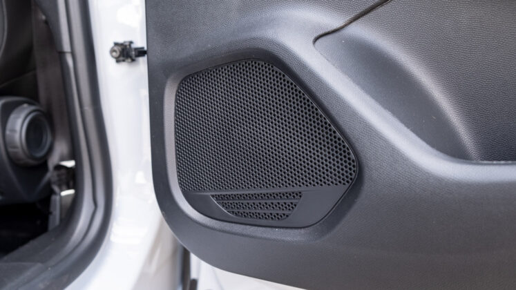 New Peugeot E-2008 rear door speaker