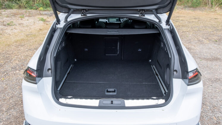 Peugeot 508 boot load cover