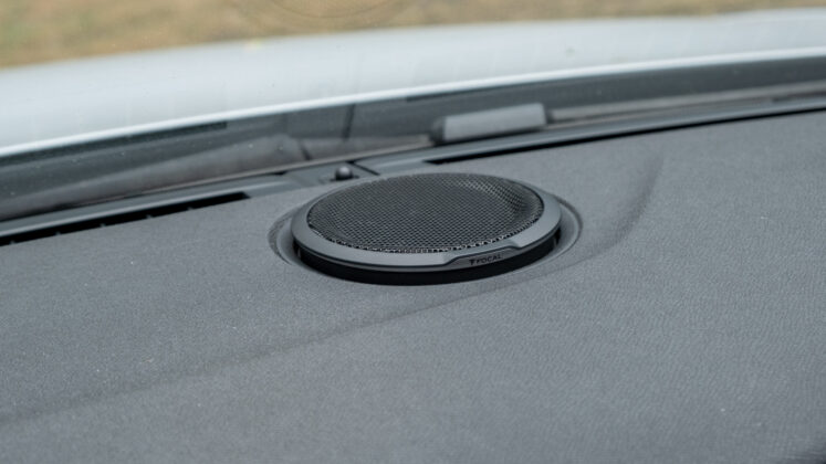 Peugeot 508 central speaker