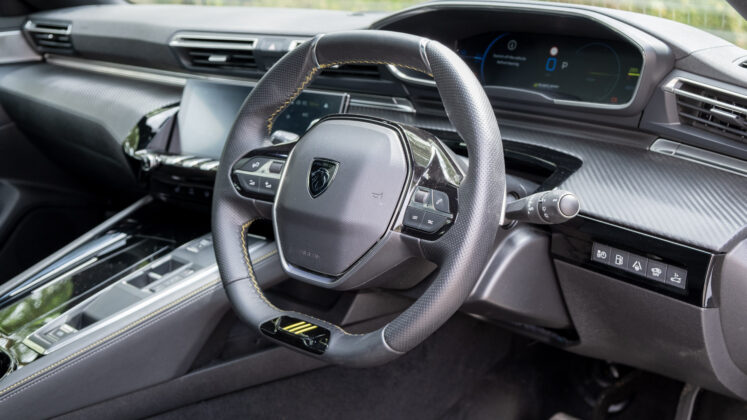 Peugeot 508 cockpit design