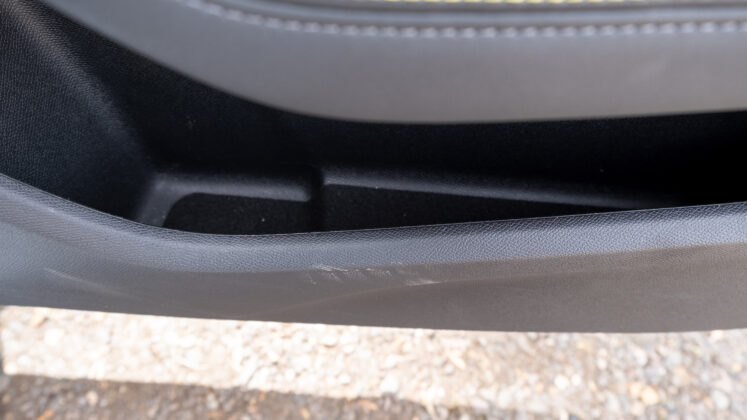 Peugeot 508 front door compartment