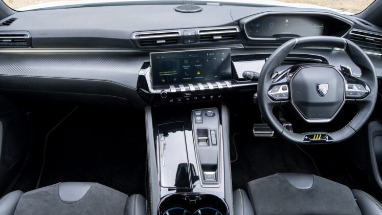 Peugeot 508 interior space