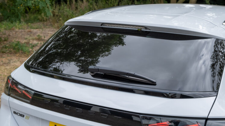 Peugeot 508 rear window