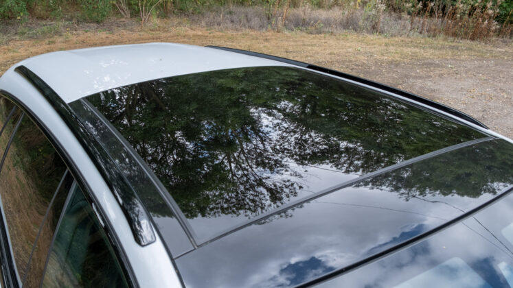 Peugeot 508 sunroof design