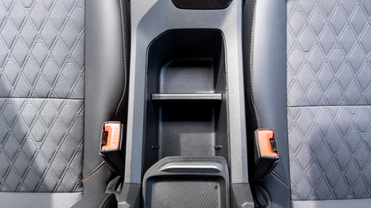 MG3 Hybrid+ centre console design