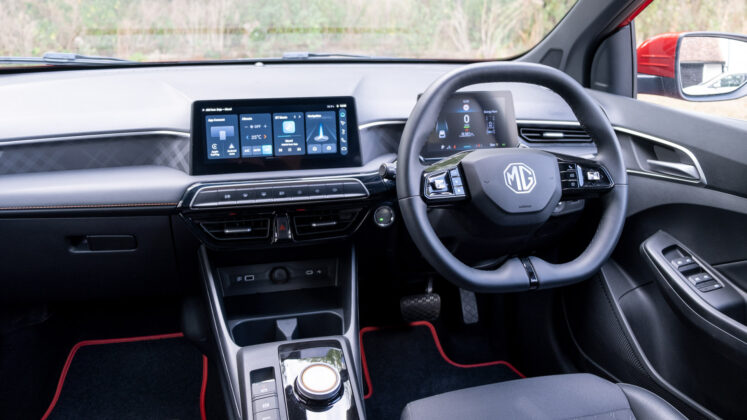 MG3 Hybrid+ interior