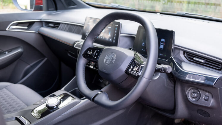 MG3 Hybrid+ steering wheel