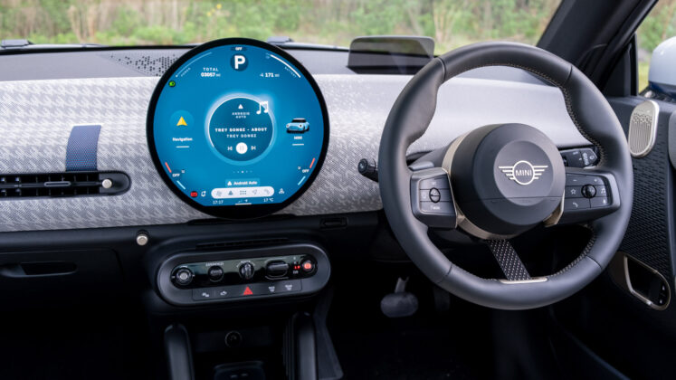 Mini Cooper Electric interior