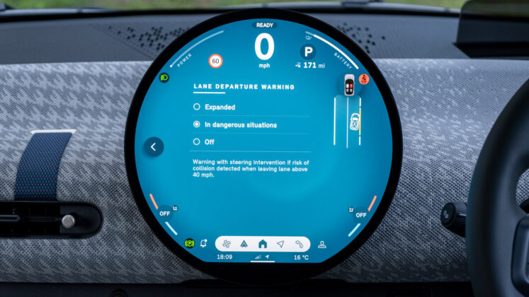 Mini Cooper Electric lane departure