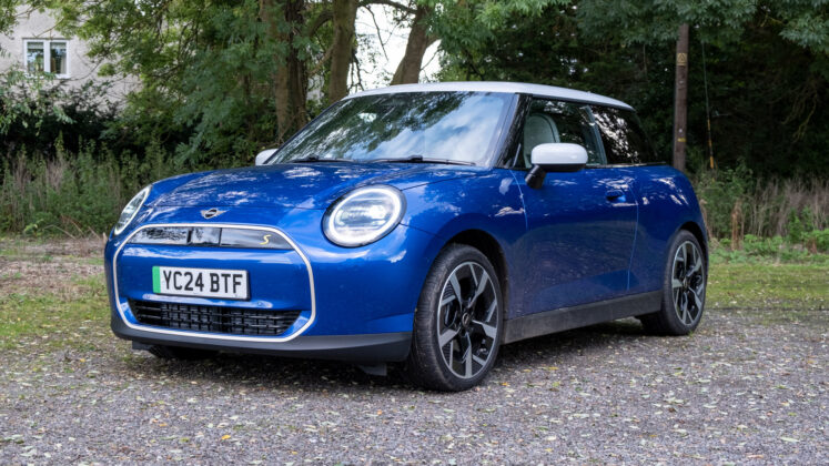 Mini Cooper Electric looks