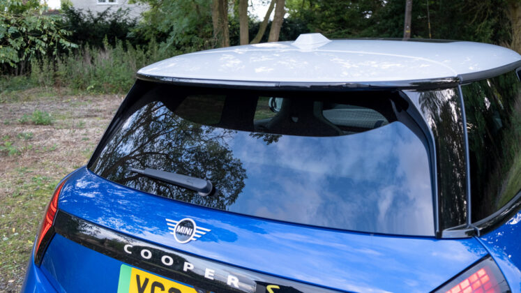 Mini Cooper Electric rear window