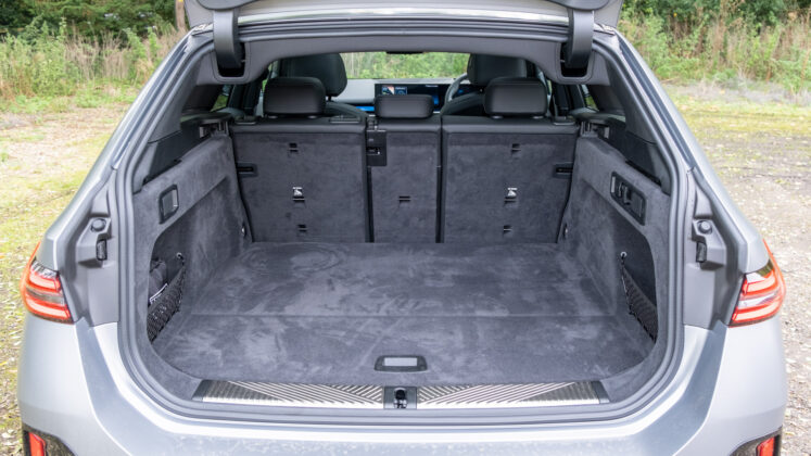 BMW i5 Touring boot capacity