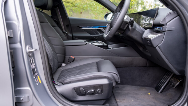 BMW i5 Touring front seats