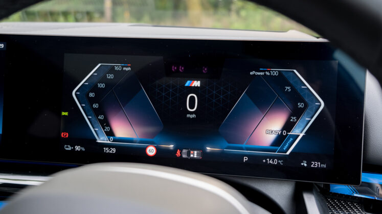 BMW i5 Touring instrument cluster