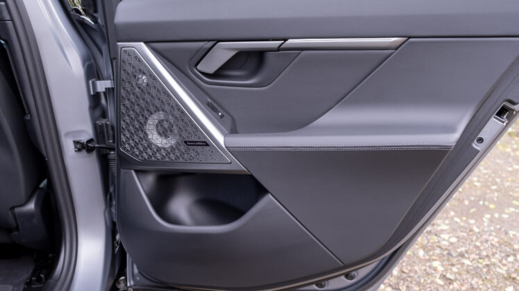 BMW i5 Touring rear door