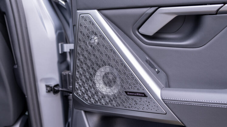 BMW i5 Touring rear door speaker