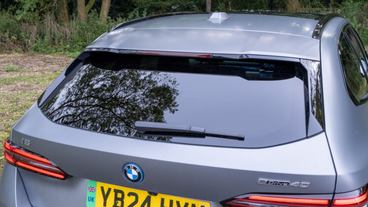 BMW i5 Touring rear visibility