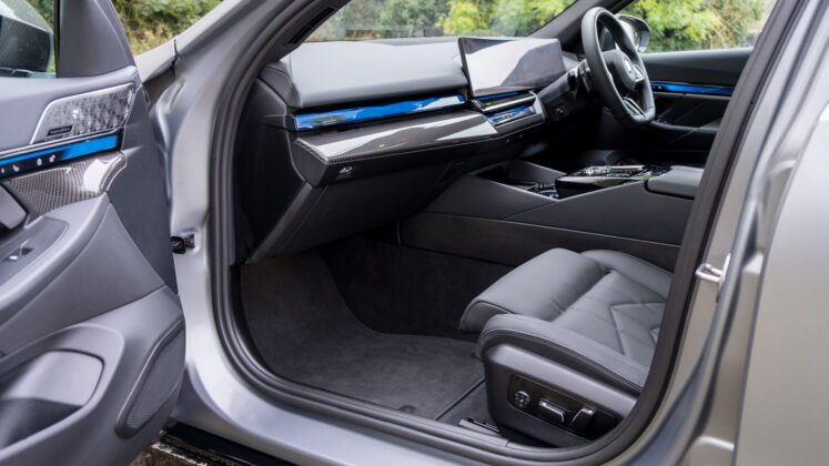 BMW i5 Touring seat comfort